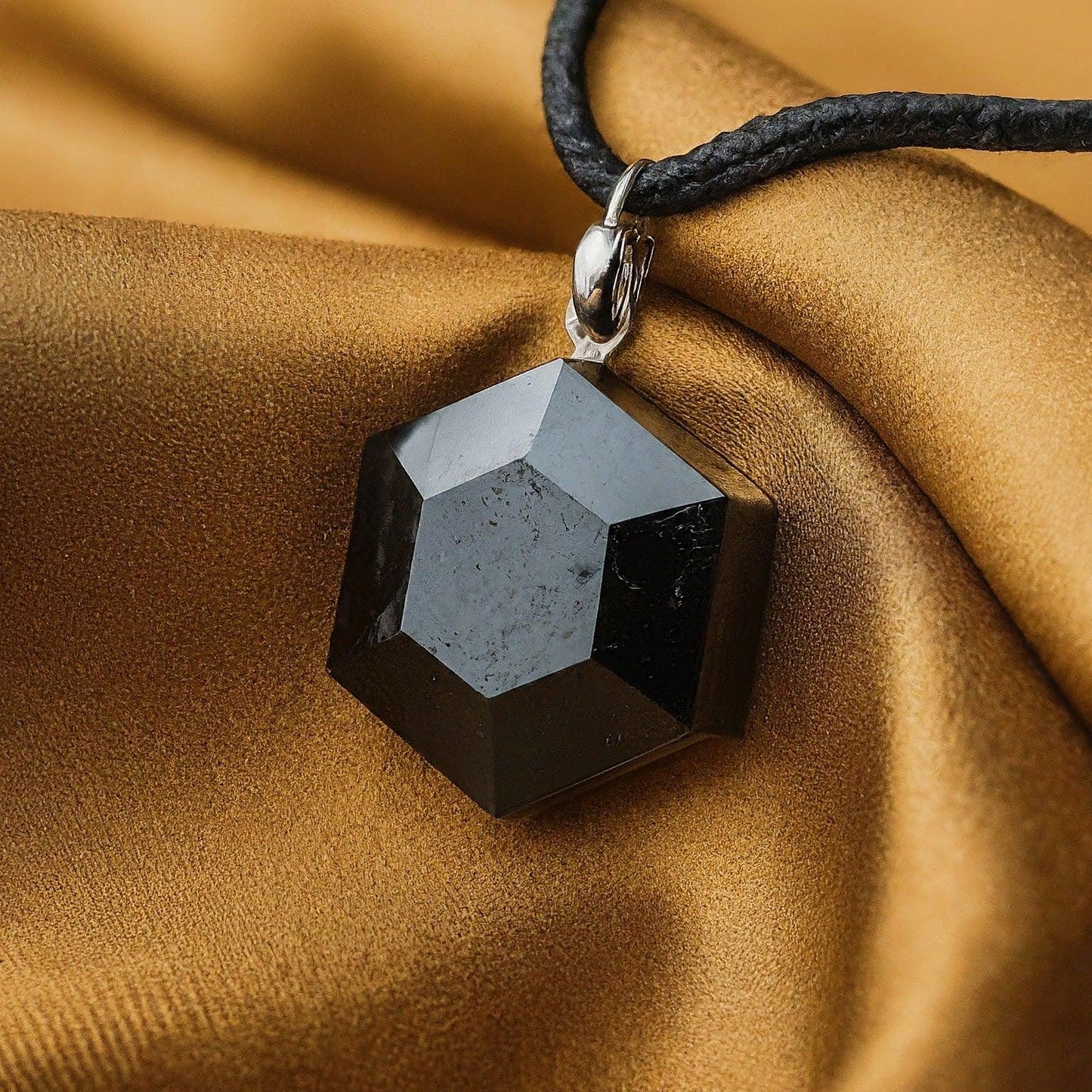 Pendentif Hexagonal Tourmaline Noire