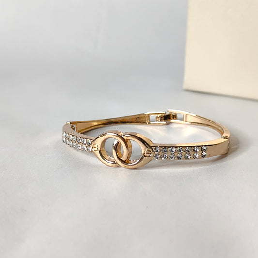 Elegant Gold Interlocking Bangle | Anti Tarnish Link Bangle with Crystals | Modern Fashion Jewellery for Women