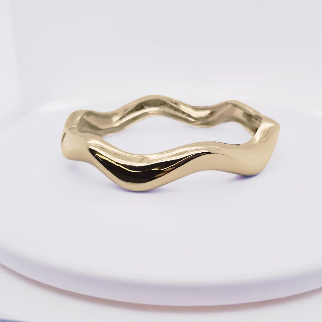 Nuanced Flow Ring Duo | Sculptural Statement with Organic Curve Design